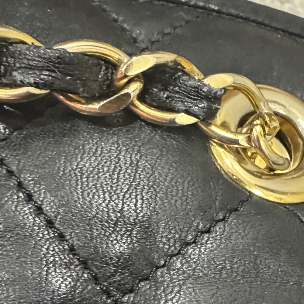 Vintage Moresco Quilted Black Leather Shoulder Bag with Chain & Leather Strap - Picture 12 of 15